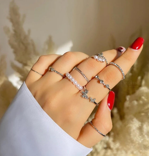 Bohemian Butterfly Pearl Rings Set for Women Shine Pearl Gothic Vintage Plated Retro Rhinestone Simple Finger Jewelry Gift