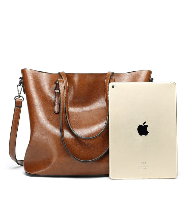 Retro Style Oil Wax Leather Patent Simple Portable Shoulder Messenger Bag